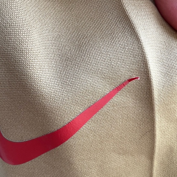 🏈❤️ CHIEFS, NFL, LIGHT TAN, MILITARY HOODIE. MED. Proceeds will go to local vfw - Picture 8 of 10